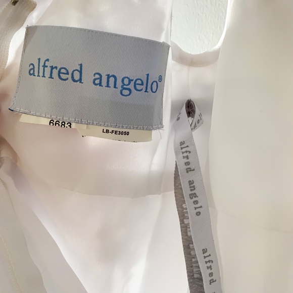 Girl’s formal white dress size 5 - Picture 10 of 11